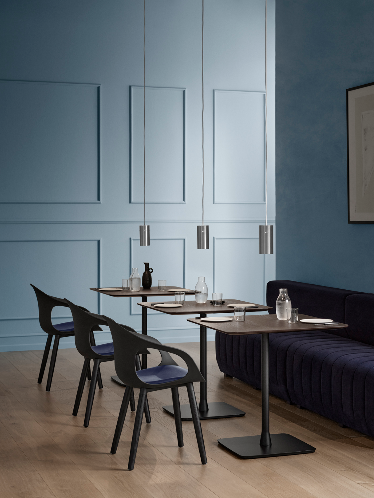 Kin_Upholstered Seat Pad Chairs