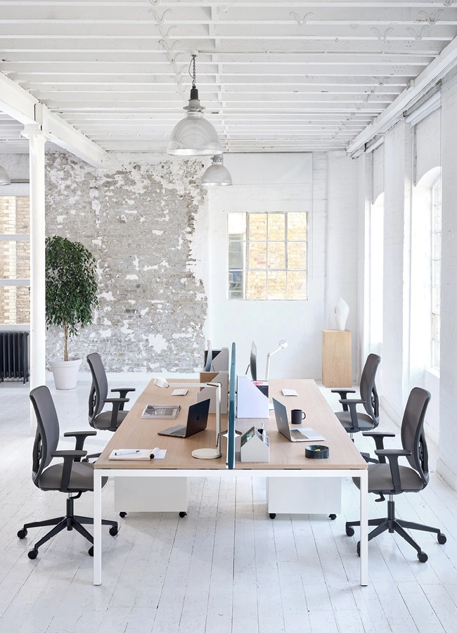 Torasen_Carousel_Desking