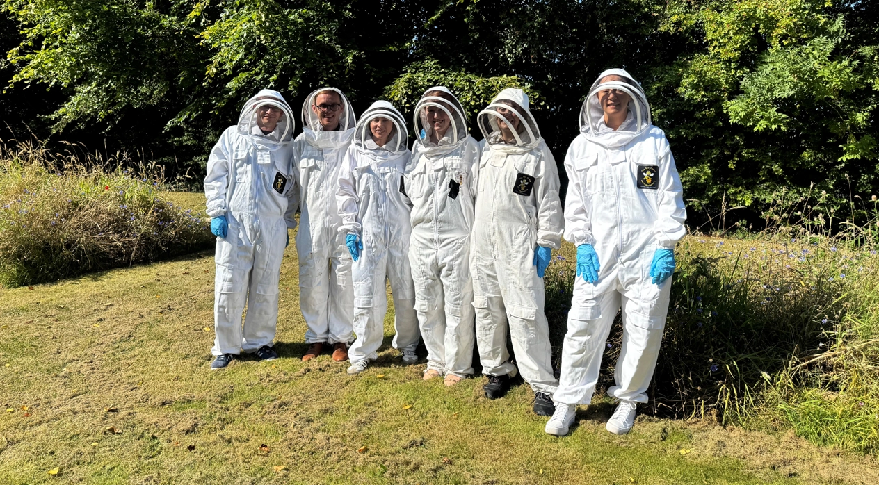 News_HoneyHarvest_Container2_Image1