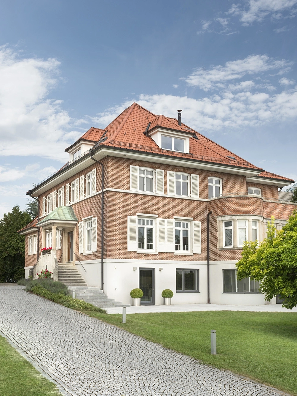 OurDesigners_Container1_Gallery1_Mezger_Image3